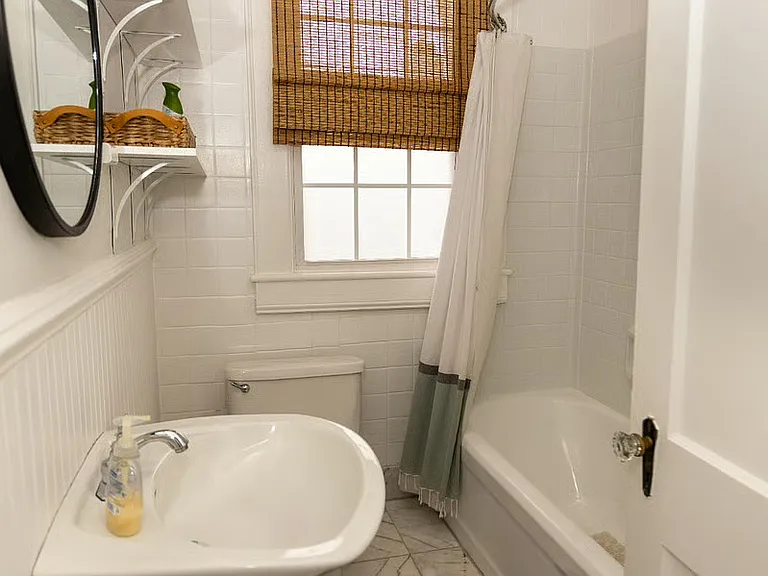 831 Gates Ave #B — Photo 15