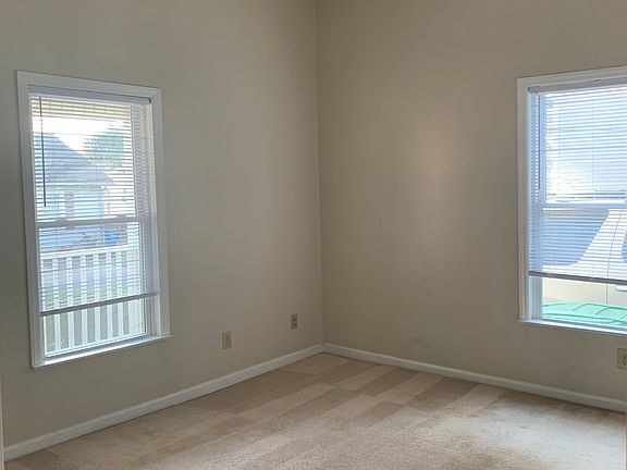 3rd image of 200 Ervin St