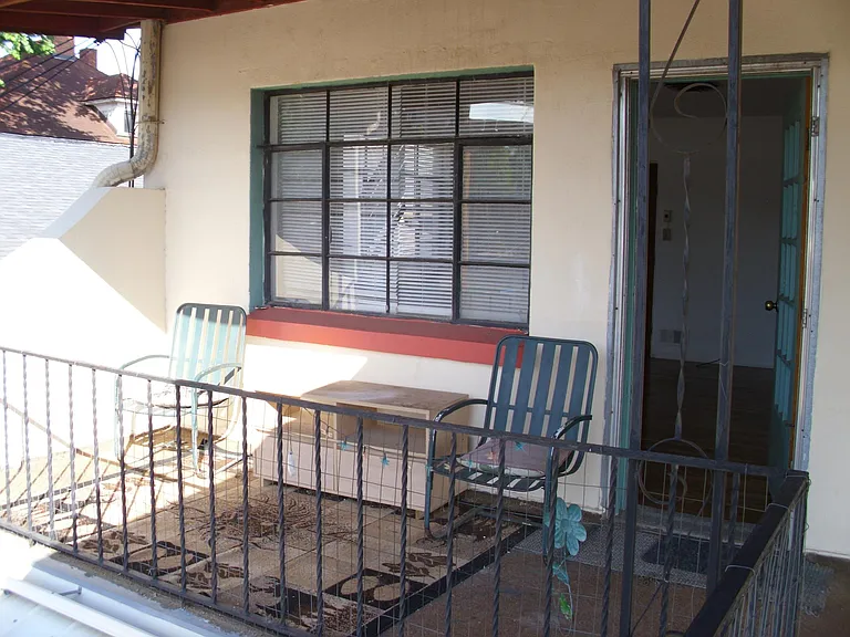 830 Macon Ave — Photo 2