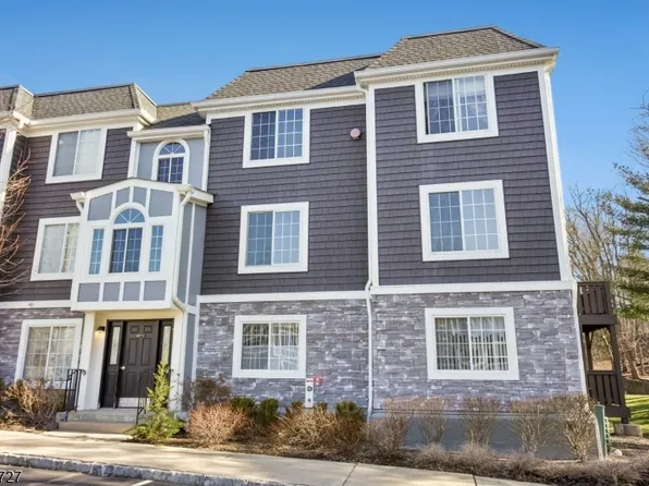 71 Village Dr, Morris Twp., NJ 07960