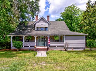 110 N Cowan St, Burgaw, NC 28425