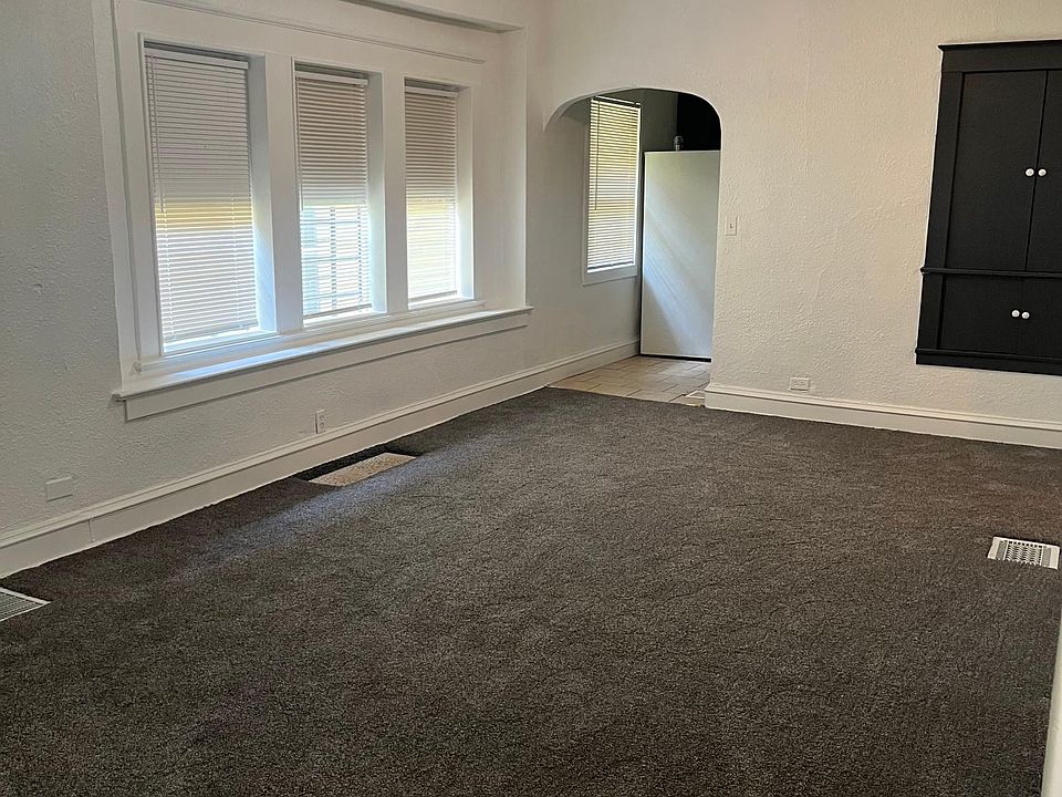 2nd image of 4608 Agnes Ave