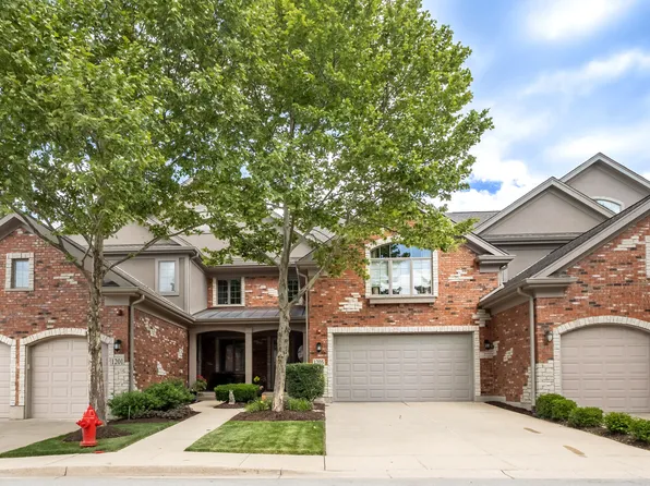 1205 W Charles Ln, Westmont, IL 60559