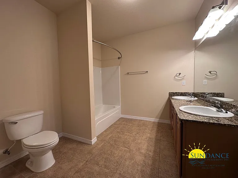 1494 Bentley Cir — Photo 14