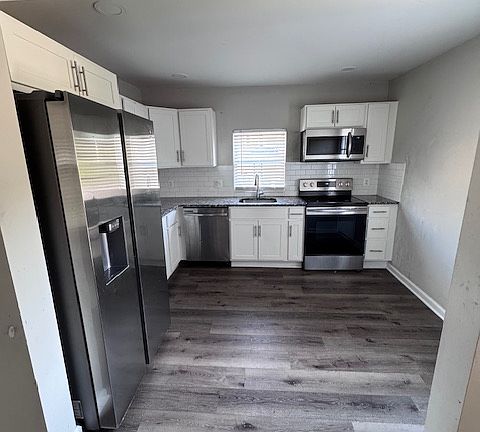 3rd image of 2107 Anna Ave