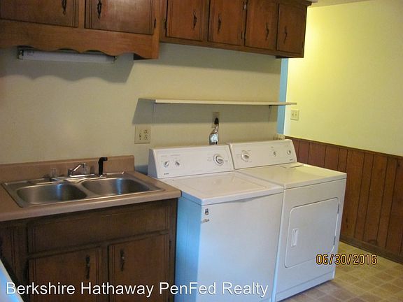 3rd image of 758 Bancroft Cir APT C