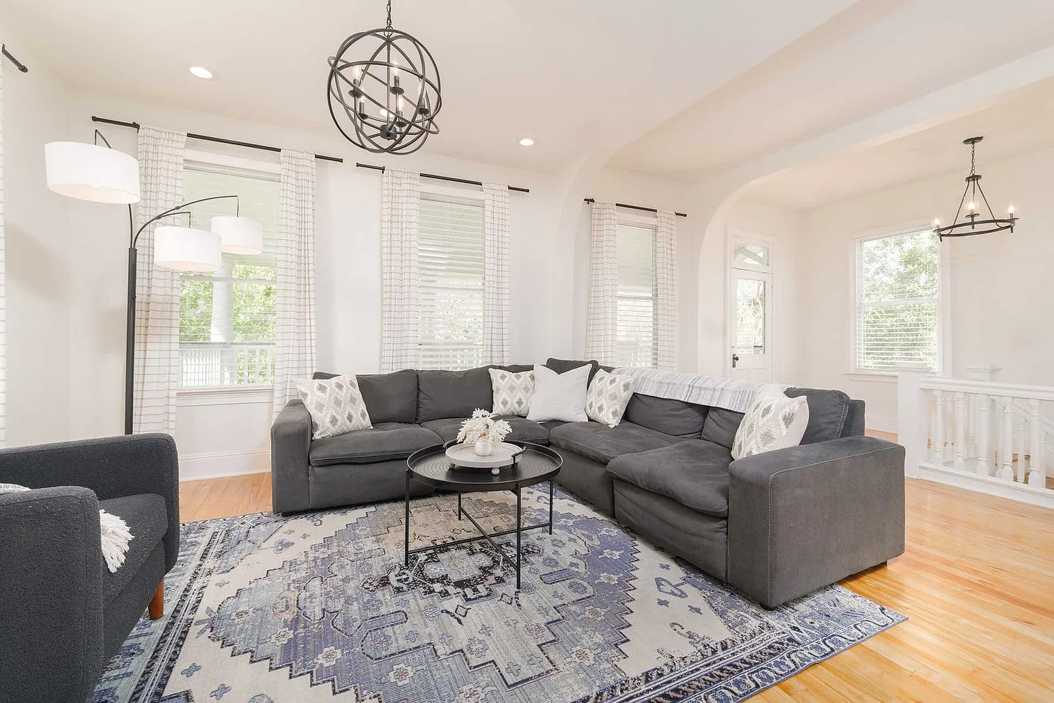 2 bed, 2.0 bath, 893 sqft, $3,428 — Photo 2