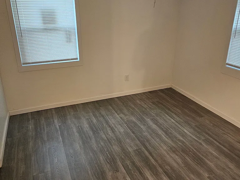 1515 Hurley Cir — Photo 4