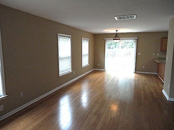 4th image of 1041 Kings Mountain Ln