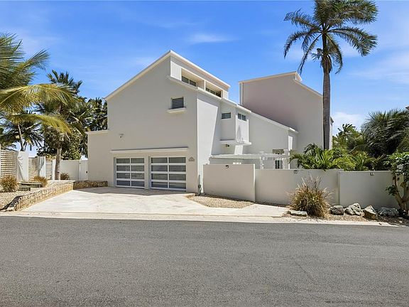 2nd image of 32 Shell Castle Club Dr