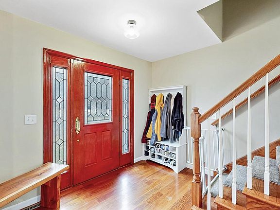 3rd image of 174 Hardwood Dr