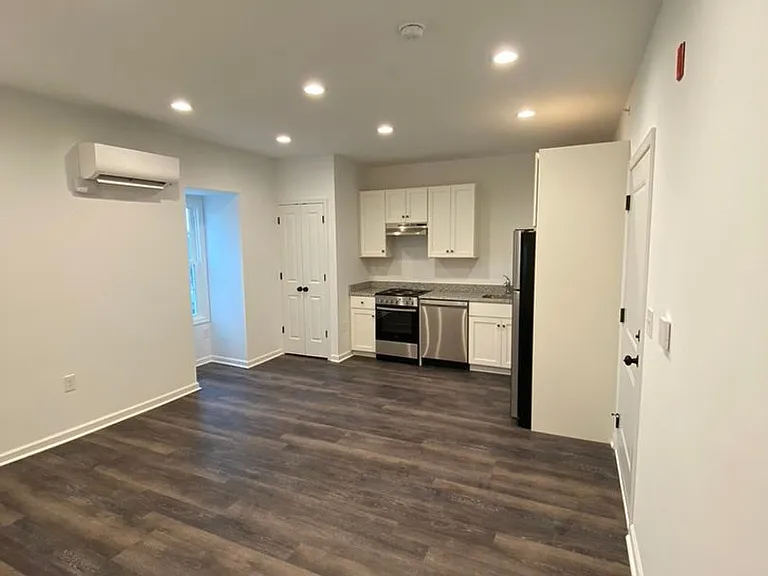 225 High St — Photo 1