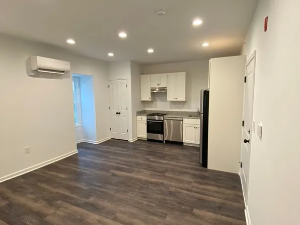 225 High St, 225 High St #14, Phoenixville, PA 19460