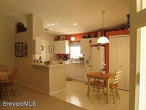 5th image of 2415 Saint Johns Ln