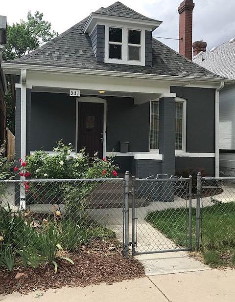 Cool, East facing front porch. Grab your Cup of Joe and soak in the morning sun!
