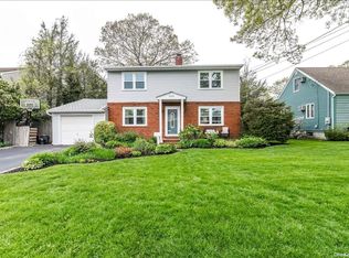 2001 Potter Ave, Merrick, NY 11566