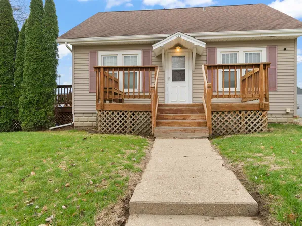 224 E Main St, Elmwood, IL 61529