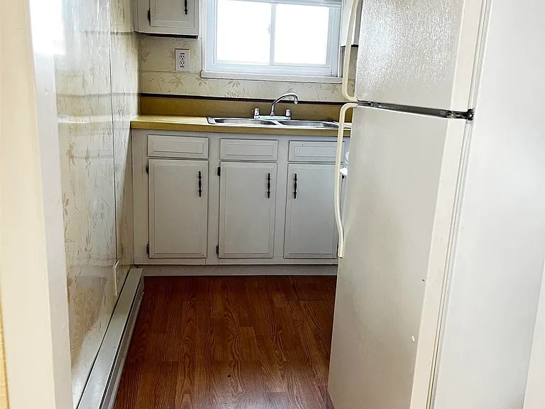 230 Cornell Ave — Photo 7