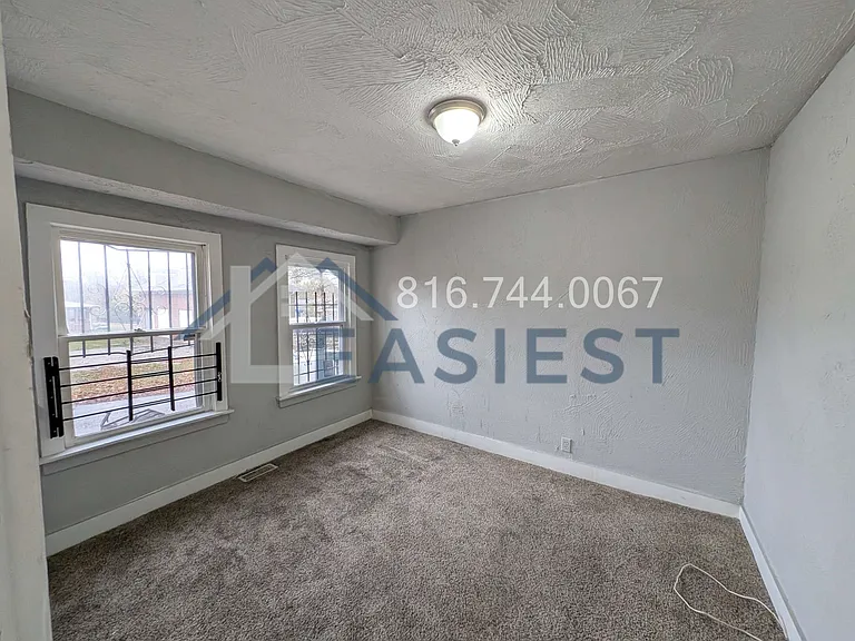 5400 Woodland Ave — Photo 10