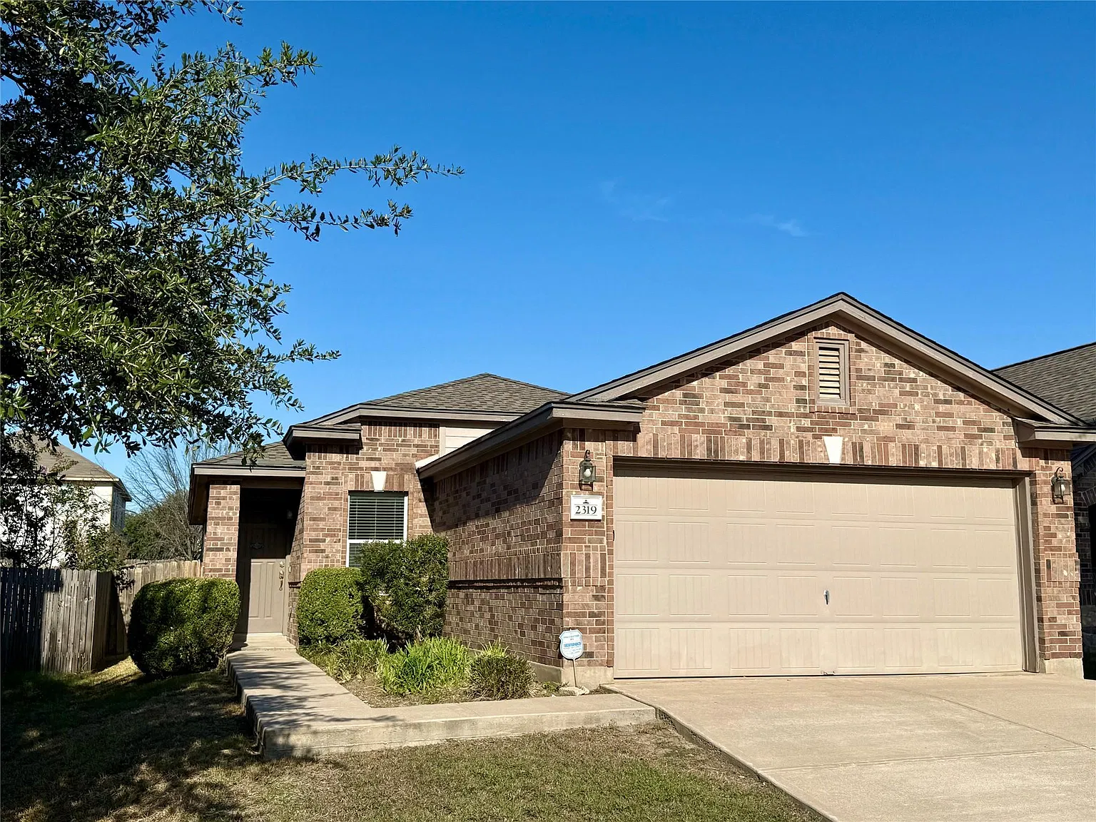 3 bed, 2.0 bath, 1326 sqft, $1,895 — Photo 1