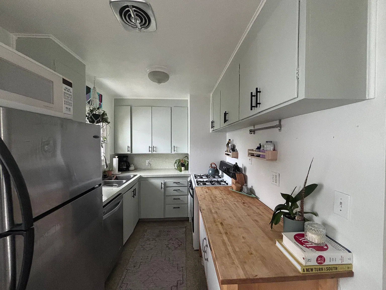 3 bed, 2100 sqft, $2,900 — Photo 3