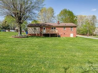 501 8th Ave SW, Conover, NC 28613