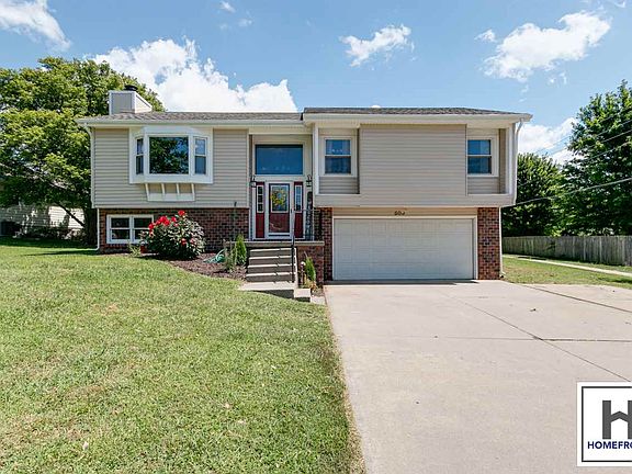 4th image of 505 Holly Ln