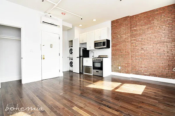 Rented by Bohemia Realty Group | media 3