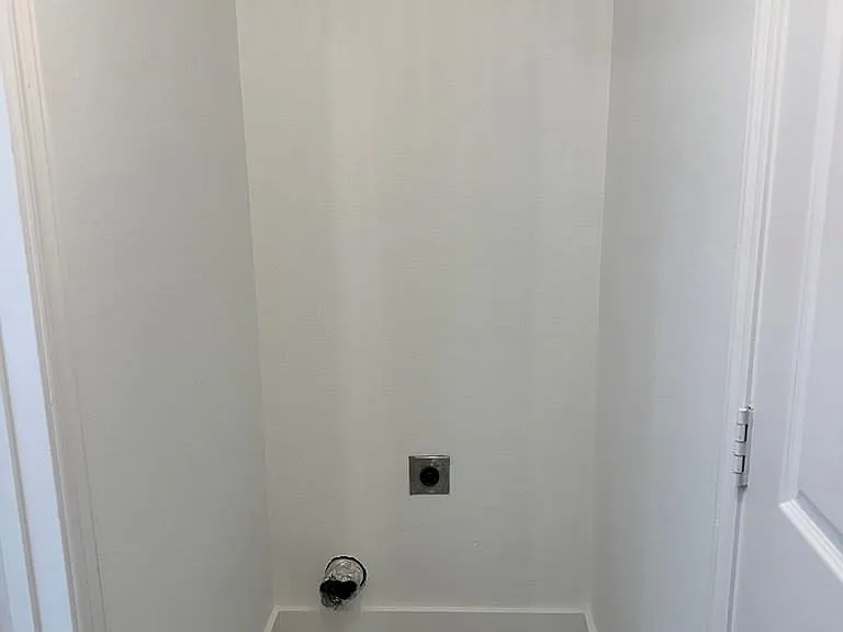 2522 Country Dr N — Photo 17