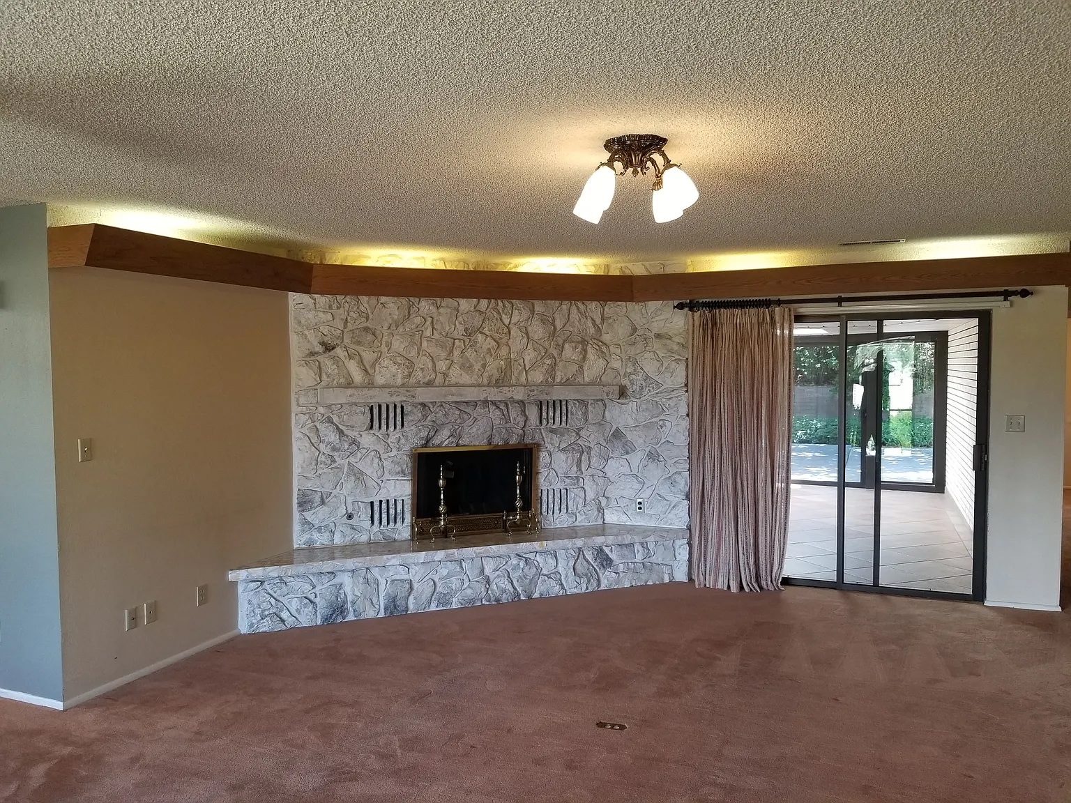 3 bed, 2189 sqft, $2,000 — Photo 4