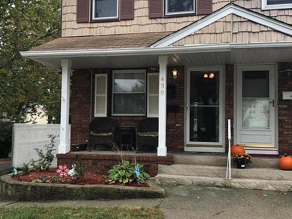 2nd image of 438 Barlow Ave
