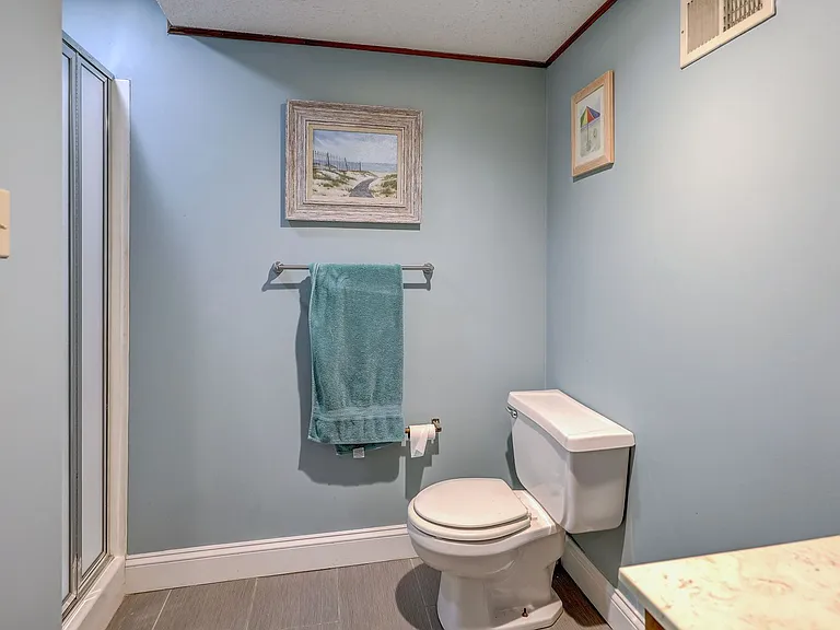 9534 Glenwood St — Photo 20
