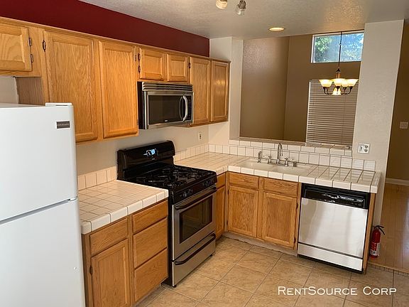 3rd image of 38763 Berrycreek Ct