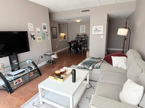 25 Sciarappa St #1, Cambridge, MA 02141