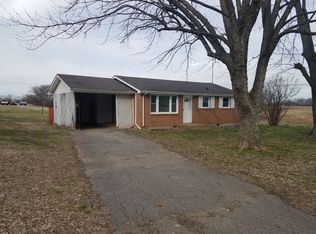 2216 Lake Rd, Greenbrier, TN 37073