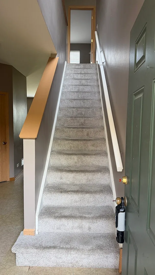 3 bed, 2.5 bath, 1310 sqft, $2,400 — Photo 2