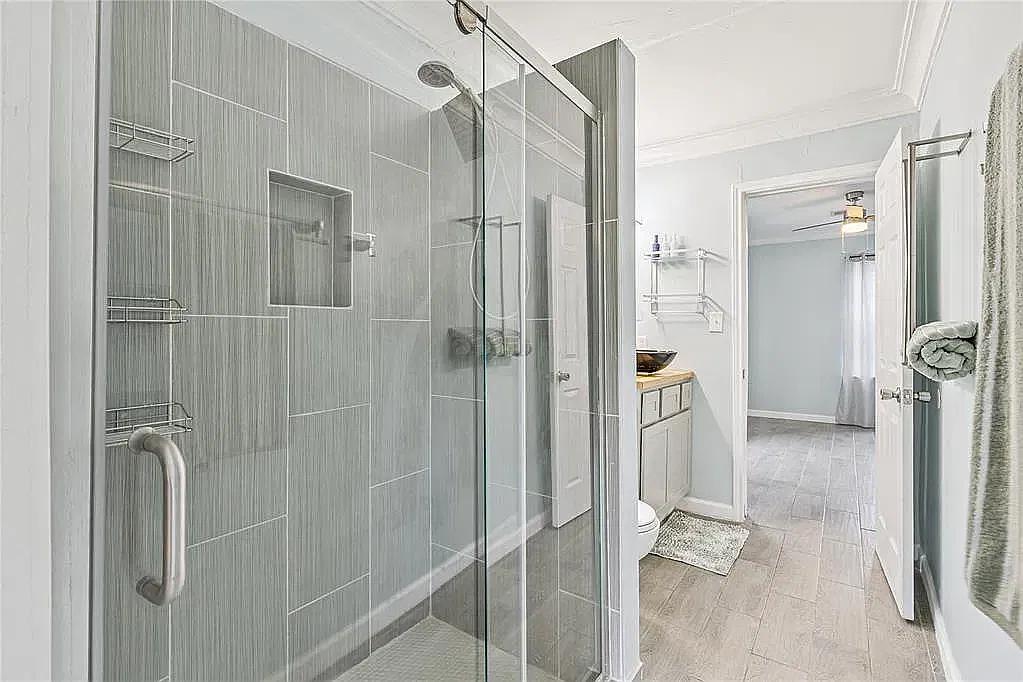 3 bed, 977 sqft, $1,400 — Photo 2