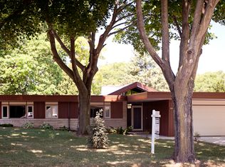 1020 Neufeld St, Green Bay, WI 54304