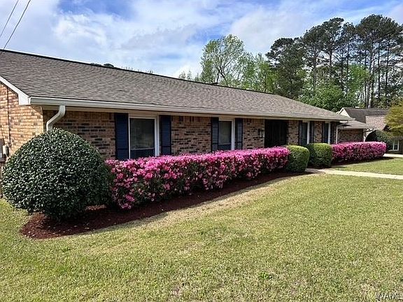 3rd image of 2833 Forest Mnr