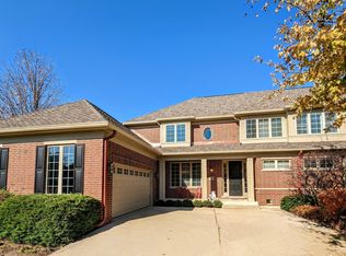2284 Royal Ridge Dr, Northbrook, IL 60062