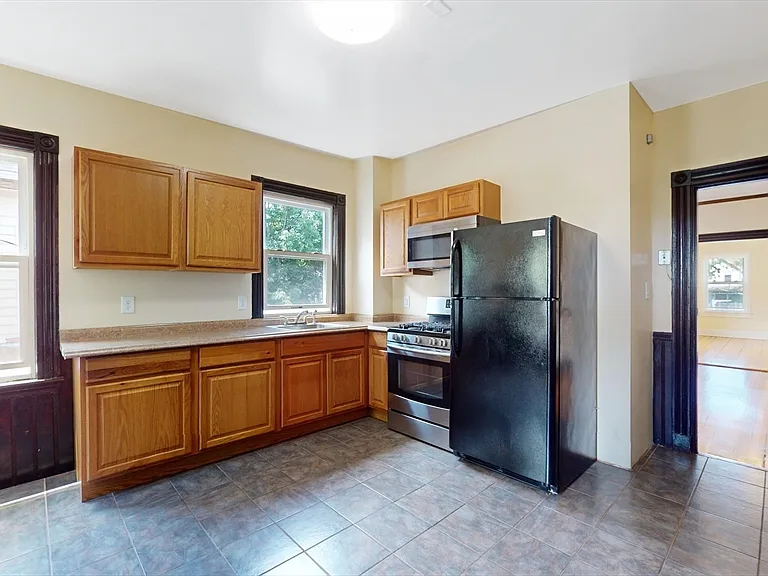 32 Thornton St #2 — Photo 8