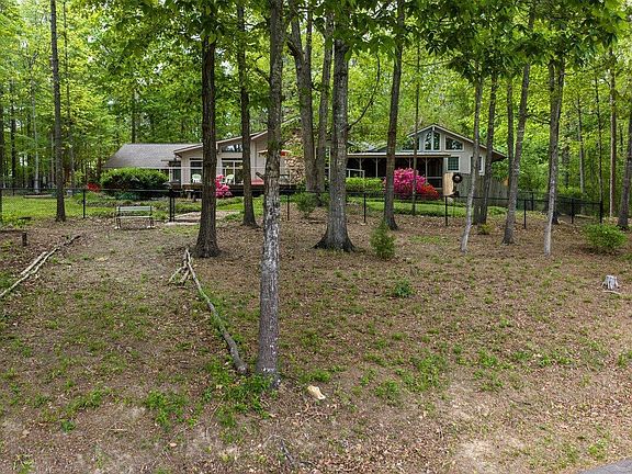 3rd image of 2111 Coleman Pl