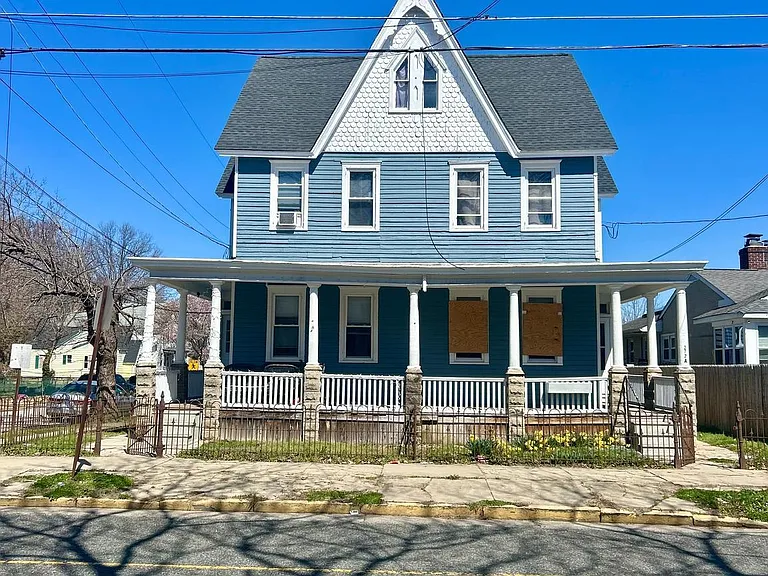 270 Grant St — Photo 1