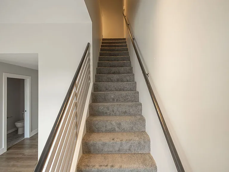 252 N Walnut St — Photo 18