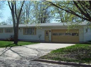 308 S Chestnut St, Belle Plaine, MN 56011