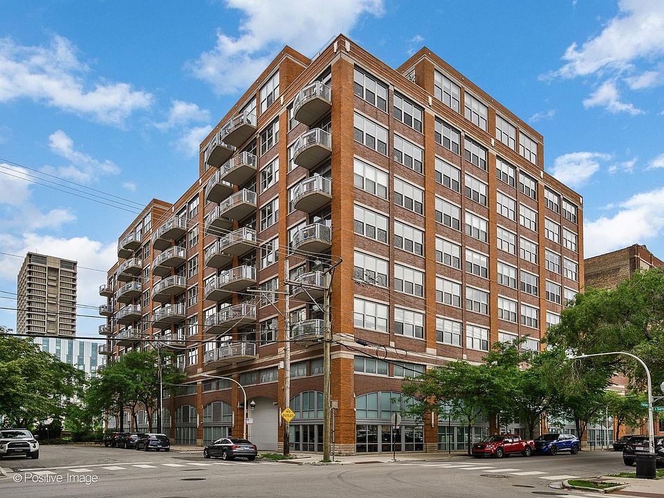 1st image of 933 W Van Buren St APT 823