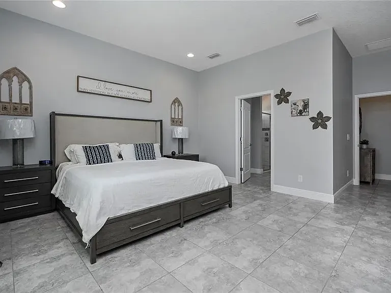 1090 Alder Tree Dr — Photo 12
