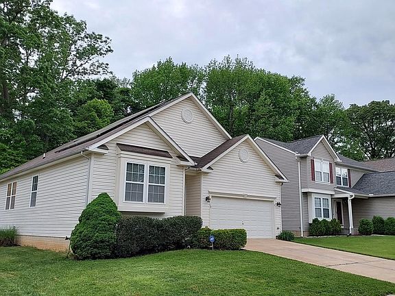 3rd image of 19 McArthur Ln
