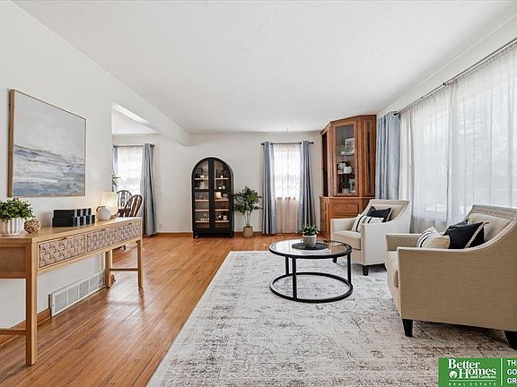 5th image of 3205 S 109th St