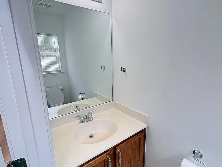 390 Gardners Cir — Photo 5